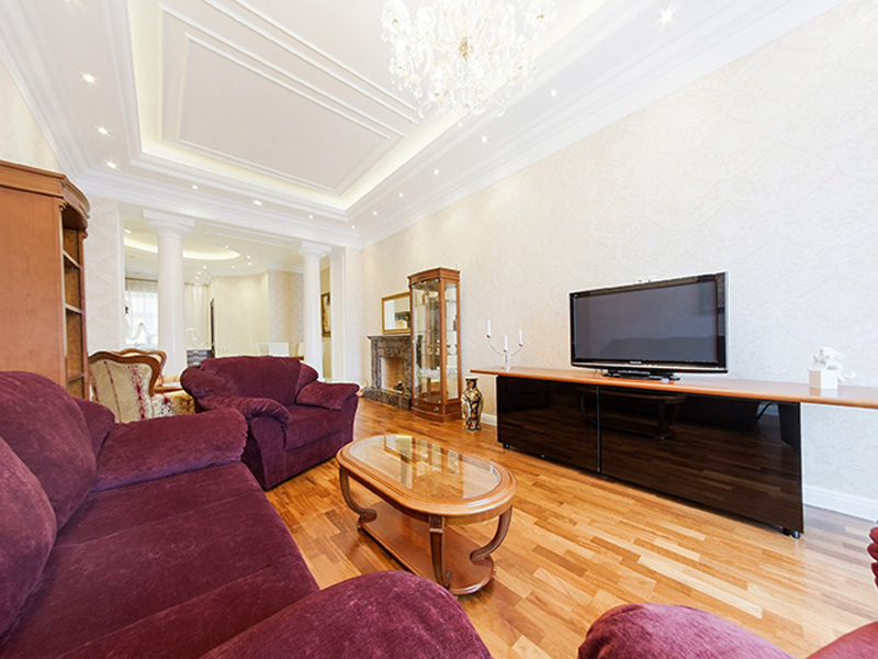 Смотреть 3d тур - Elite apartment for rent per day in St.Petersburg at Mokhovaya str. 4