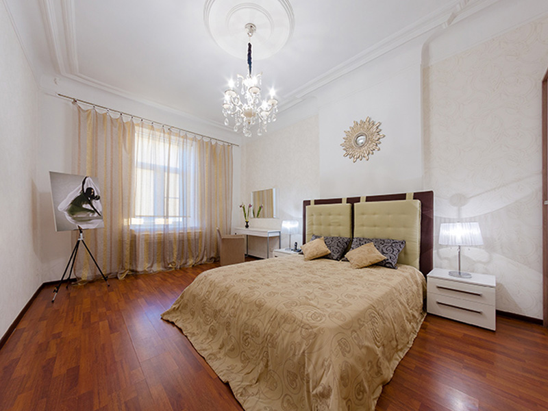 Смотреть 3d тур - VIP апартаменты посуточно в Санкт-Петербурге на Невском проспекте 173