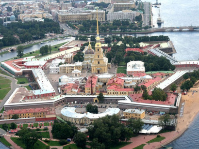 Helicopter rides in the center of St. Petersburg and Peterhof