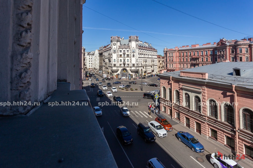 Двухкомнатная квартира посуточно на Большом проспекте Петроградской стороны 94