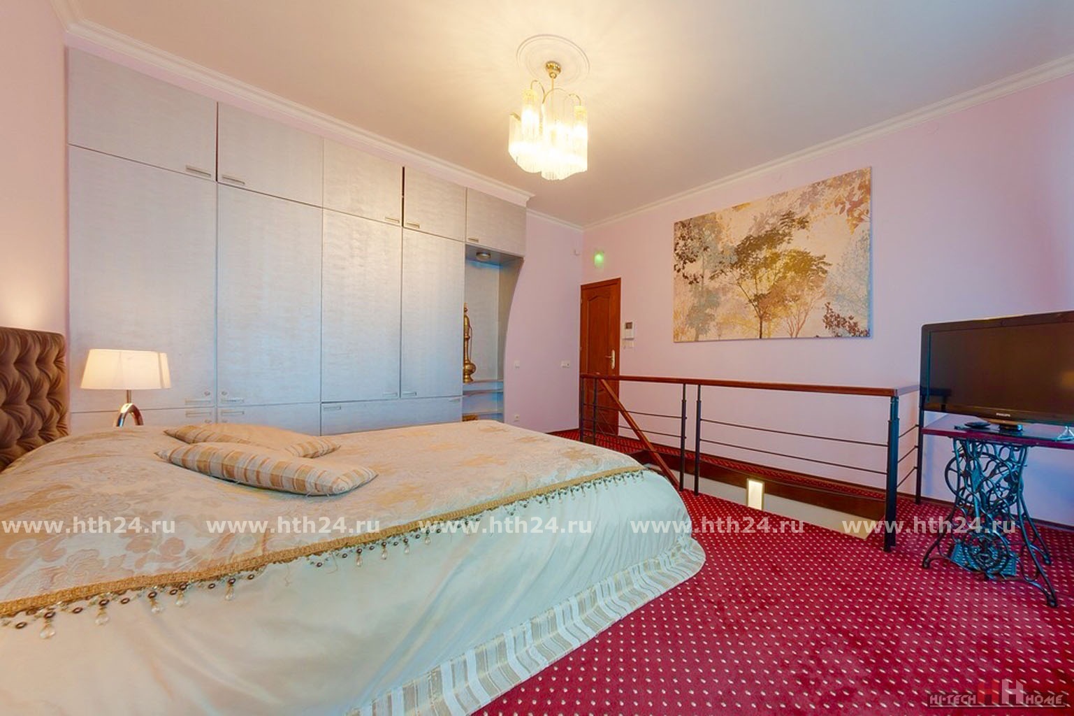 Two-level apartment for by day rent in SPb at Italyanskaya street 29