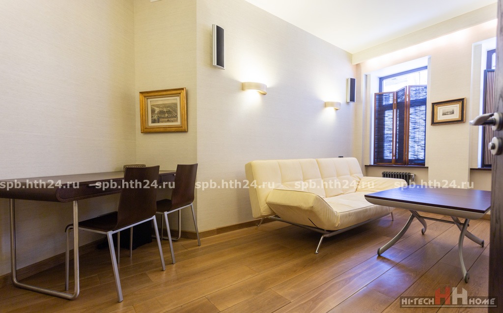 Apartment for rent in St. Petersburg on Ostrovsky Square 5