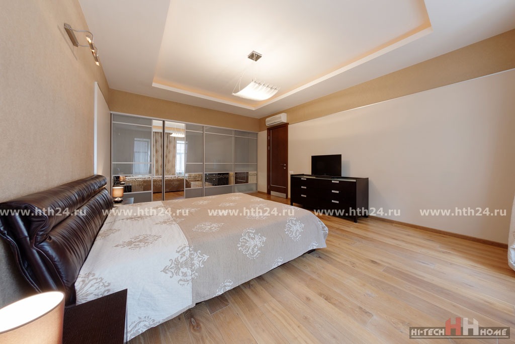 Apartment for rent in the center of St. Petersburg on Stremyannaya 11