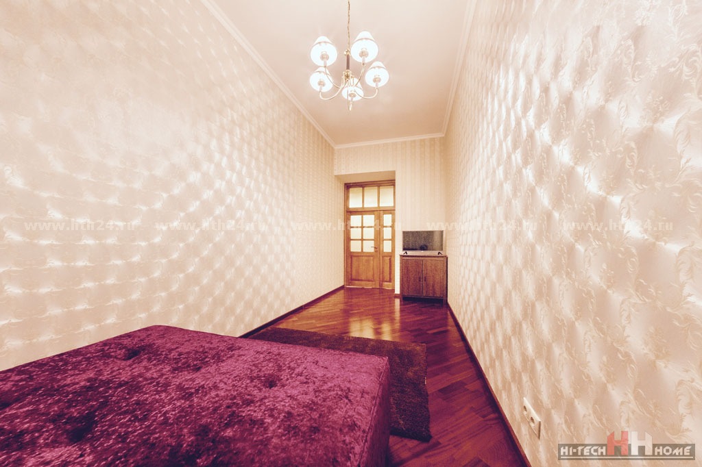Квартира в аренду посуточно в центре Санкт-Петербурга на Невском 168