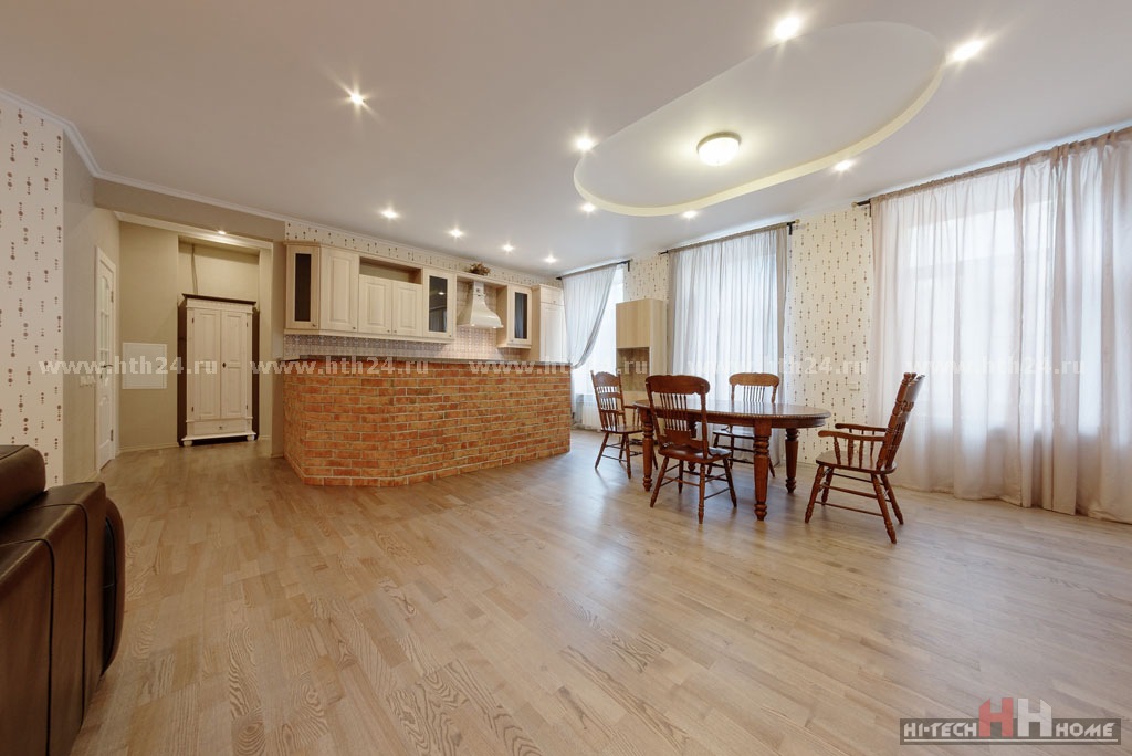 Spacious two bedroom apartment for rent in St. Petersburg at Vladimirsky 15